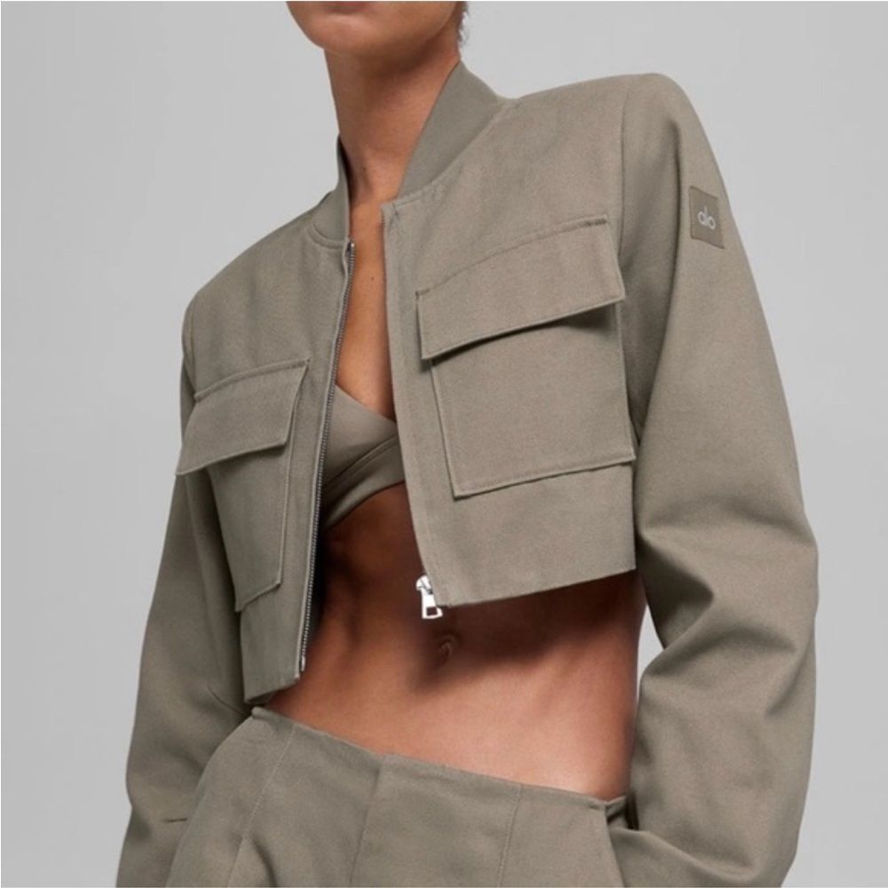 ALO YOGA Cropped Main Character Jacket in Light Cocoa